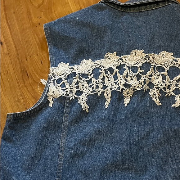 Logo Club Denim vest with lace - Picture 8 of 10